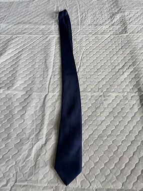 Geoffrey Beene Solid Navy Tie